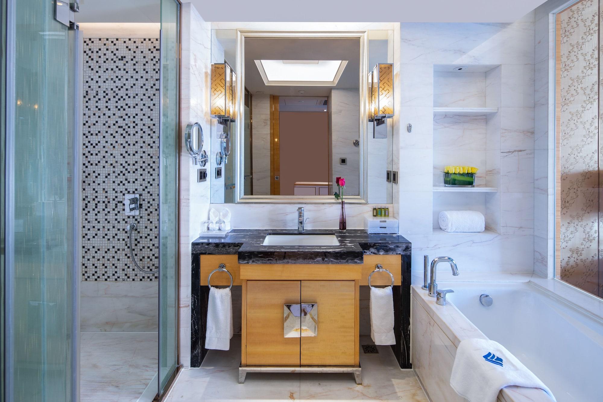 Wyndham Grand Plaza Royale Colorful Yunnan Otel Kunming Dış mekan fotoğraf