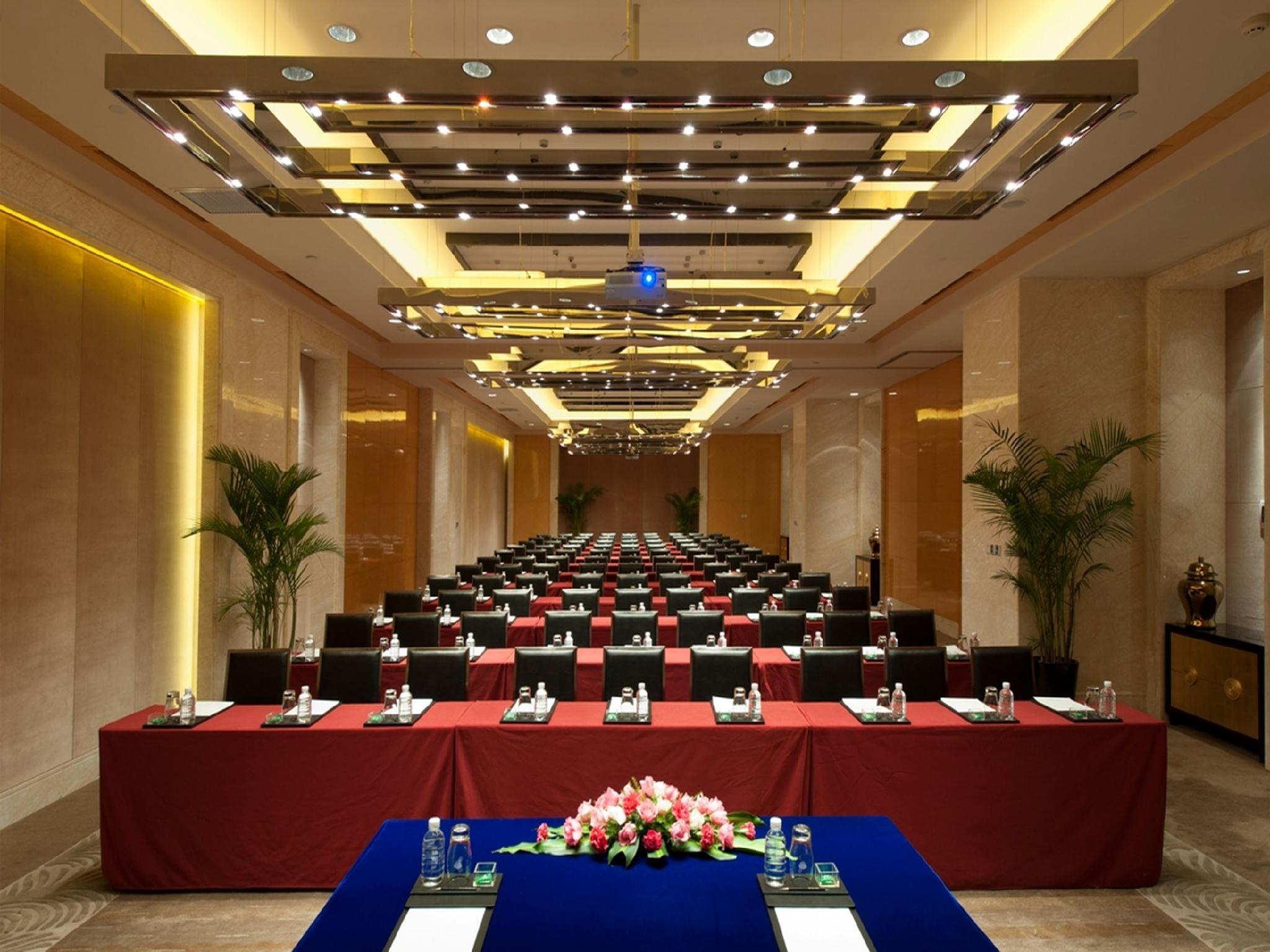 Wyndham Grand Plaza Royale Colorful Yunnan Otel Kunming Dış mekan fotoğraf
